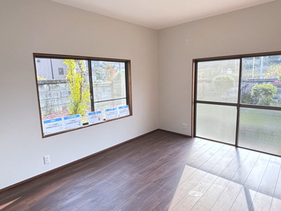 【洋室】 | 【リフォーム住宅】中古一戸建　里庄町新庄B　3LDK | 東南側洋室