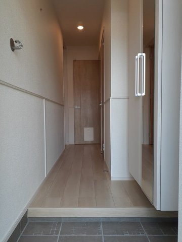 モンレーヴＡの玄関|収納もある玄関です