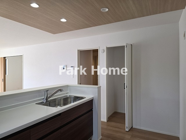 香美市土佐山田町宝町4丁目-2期5棟5-新築戸建ての収納