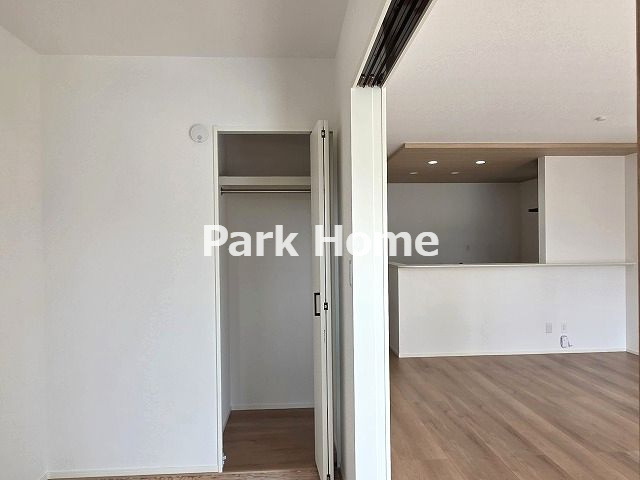 香美市土佐山田町宝町4丁目-2期5棟5-新築戸建ての収納|１F:4和室クローゼット