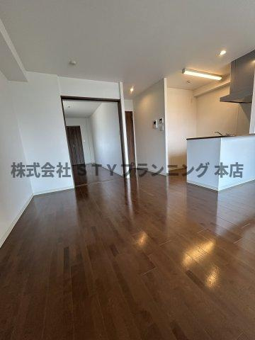 仲介手数料０円！NR今池の居間・リビング