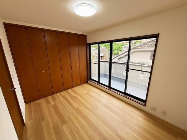 ◆内外装リフォーム済みの美宅◆全居室６帖以上のゆったり間取りの４DK◆宇治市宇治池森の洋室|洋室