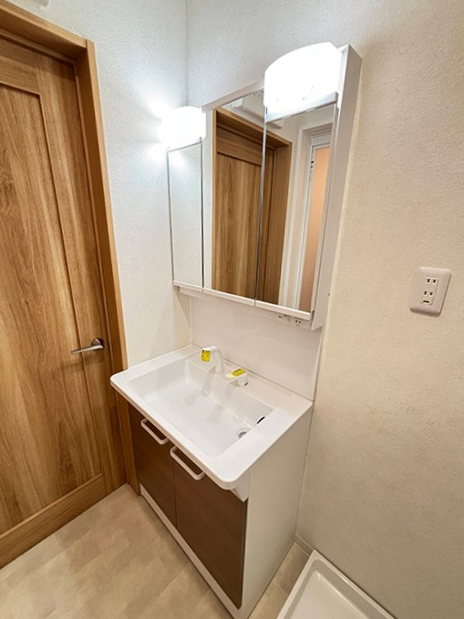 ◆内外装リフォーム済みの美宅◆全居室６帖以上のゆったり間取りの４DK◆宇治市宇治池森の独立洗面台|洗面
