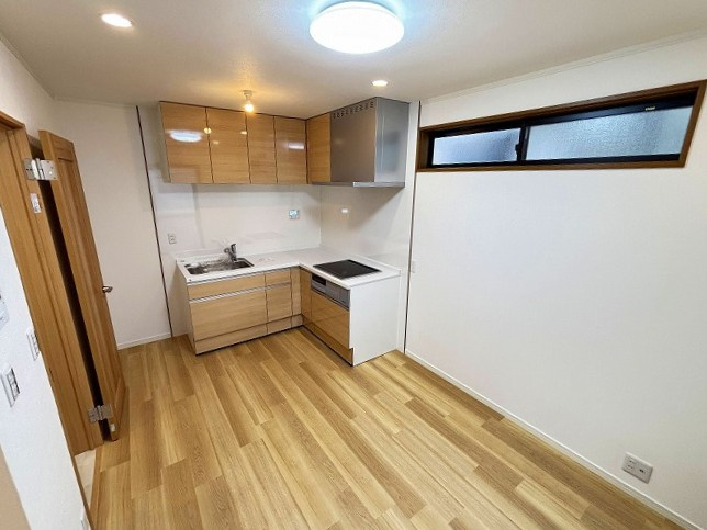 ◆内外装リフォーム済みの美宅◆全居室６帖以上のゆったり間取りの４DK◆宇治市宇治池森の居間・リビング|ダイニング