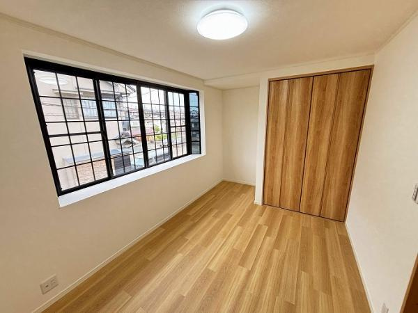 ◆内外装リフォーム済みの美宅◆全居室６帖以上のゆったり間取りの４DK◆宇治市宇治池森の洋室|洋室