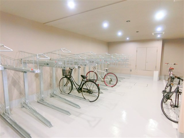 アーバンパーク蒲田南Iのその他共用部分|屋根付きラック式の駐輪場