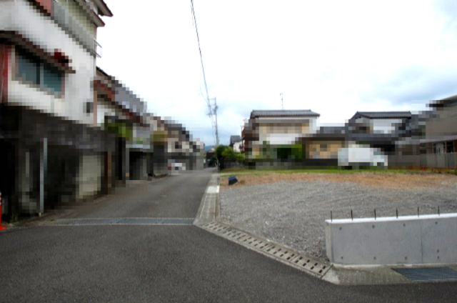 瀬戸南町1丁目　東　建築条件付き　売土地　（全2区画）の前面道路含む現地写真