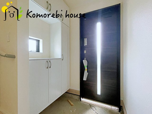 中分1丁目27番　新築一戸建て　ハートフルタウン　Cの玄関