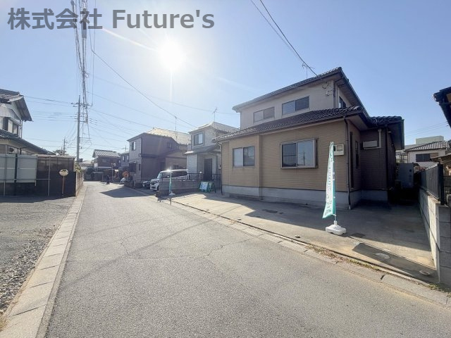 三郷市彦倉1丁目　中古戸建の前面道路含む現地写真|前面道路含む現地写真です。