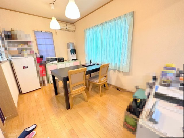 三郷市彦倉1丁目　中古戸建の居間・リビング|ダイニングになります。