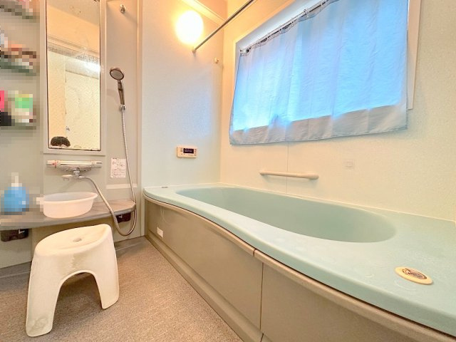 三郷市彦倉1丁目　中古戸建の浴室|浴室乾燥機付き一坪風呂です。