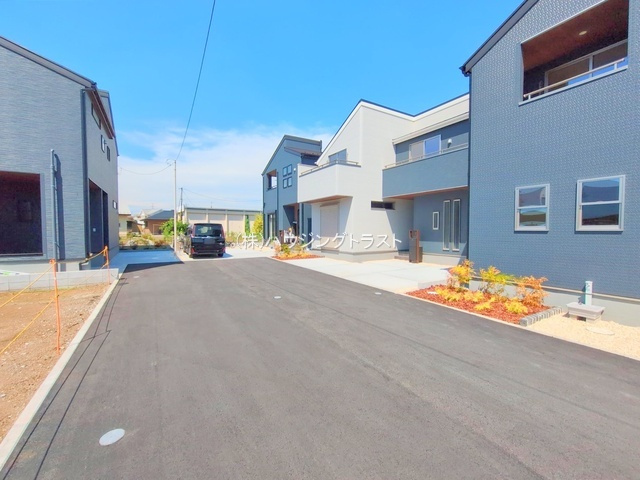 仲介手数料無料　リーブルガーデン所沢上新井・新築全5棟の前面道路含む現地写真
