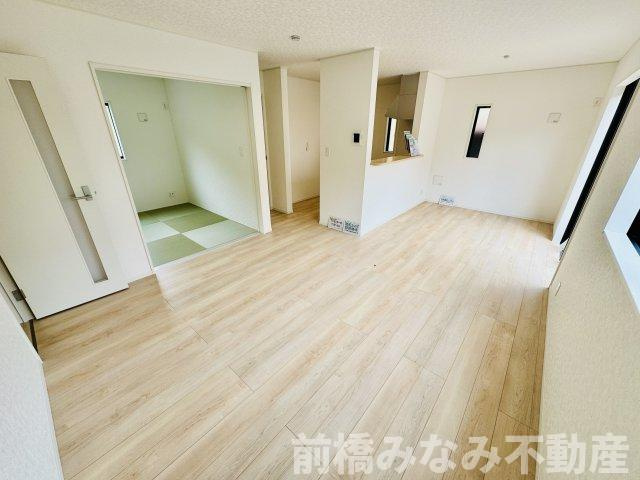 前橋市茂木町第4　限定1棟　クレイドルガーデン　新築建売の居間・リビング|おしゃれな居間です