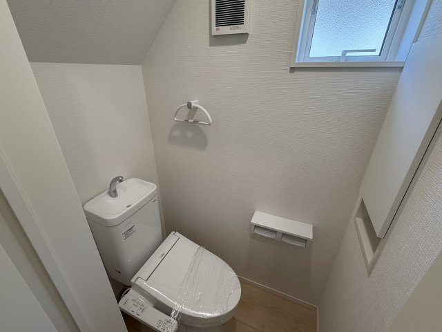 神戸市西区玉津町高津橋新築戸建１号棟のトイレ