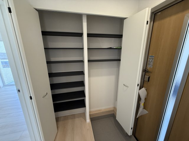 神戸市西区玉津町高津橋新築戸建３号棟の収納