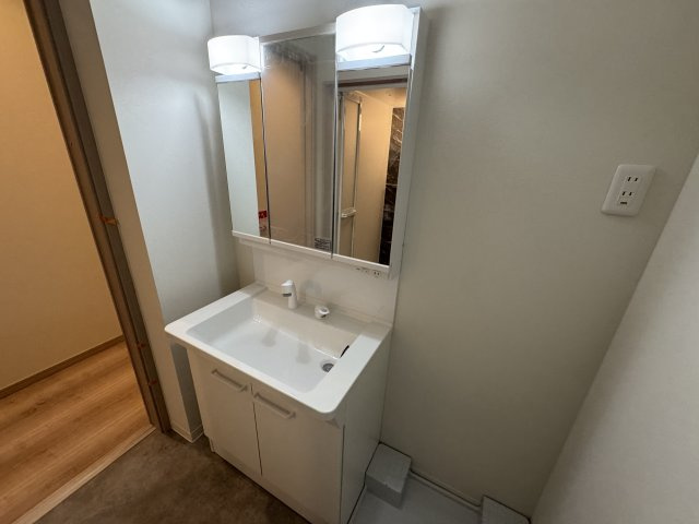 La vie belle 宝山町の独立洗面台