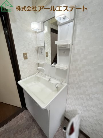 姫路市白浜町　　中古戸建の独立洗面台
