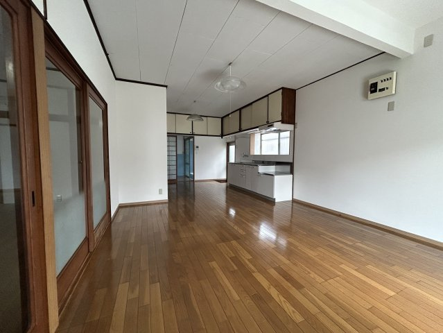 津福今町貸家の居間・リビング