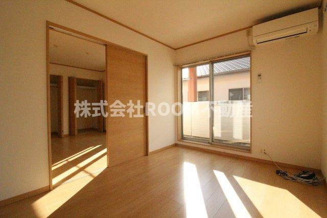 グリーンコーポ年見の居間・リビング|こちらのリビングで趣味の時間をお楽しみください