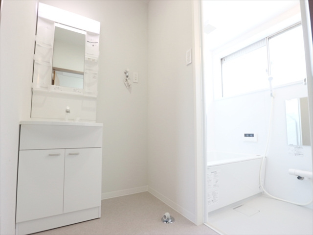 小林借家の洗面所