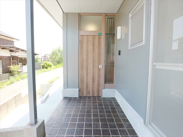 小林借家のエントランス