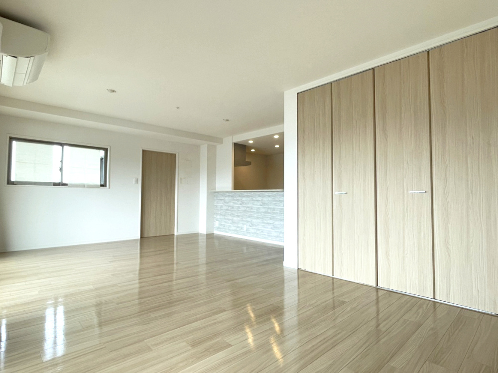 アルファステイツ古町の居間・リビング