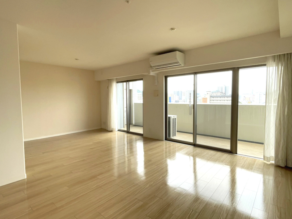 アルファステイツ古町の居間・リビング