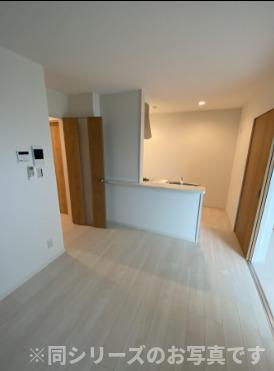 【居間・リビング】 | ノヴァイフ高木Ⅱ　★プライスホームなら仲介手数料が割引価格です！★