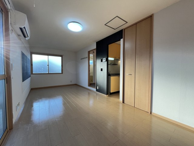 リビングタウン観音寺Ｅ棟の居間・リビング