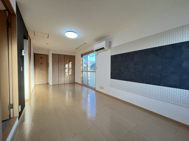 リビングタウン観音寺Ｅ棟の居間・リビング