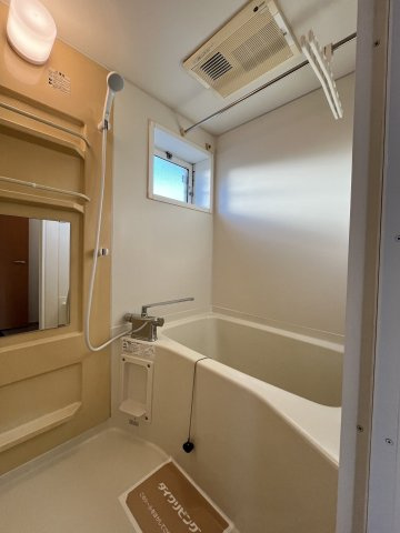 リビングタウン観音寺Ｅ棟の浴室