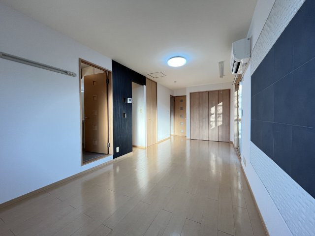 リビングタウン観音寺Ｅ棟の居間・リビング