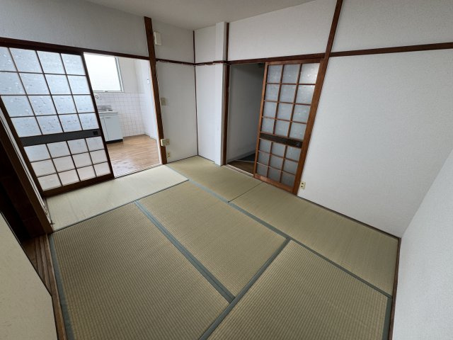 草野マンション８号館の寝室