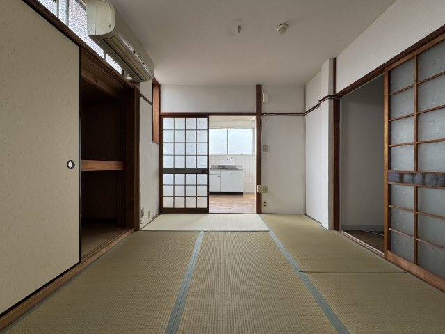 草野マンション８号館の和室