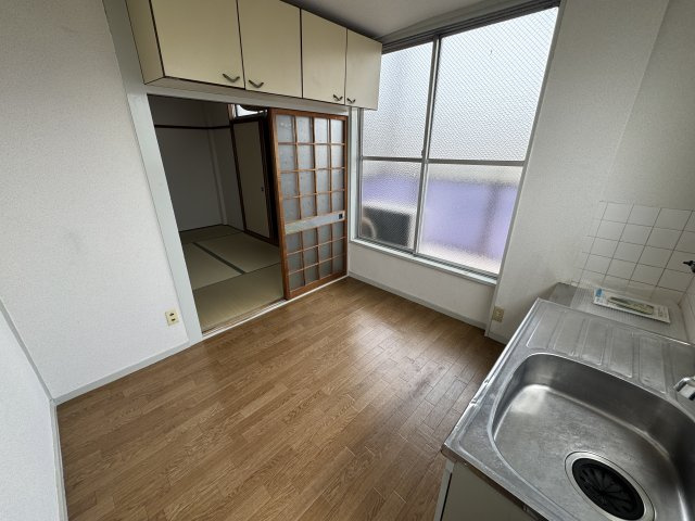 草野マンション８号館の居間・リビング