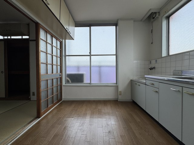 草野マンション８号館の居間・リビング