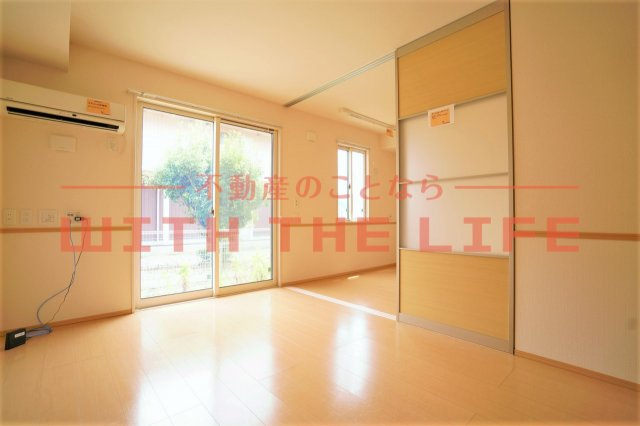 グランドソレーユＲＳ【10，000円キャッシュバック対象物件】の居間・リビング|ゆったり過ごせるリビングです