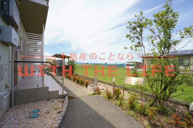 グランドソレーユＲＳ【10，000円キャッシュバック対象物件】のエントランス|清潔なエントランスです