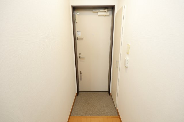 リブリ・Sunnyの玄関