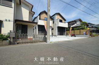 【前面道路含む現地写真】