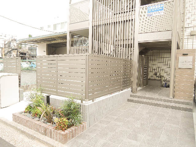 横浜市鶴見区駒岡１丁目のアパートのロビー|オートロック付エントランス