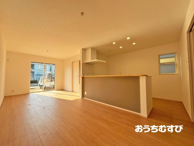 春日井市高山町第4(全2棟)の居間・リビング