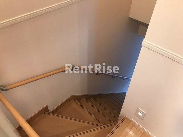 ティーノ フェリーチェ ３３の収納|階段(イメージ)