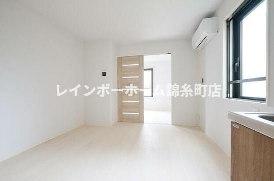 Cion Ohanajayaの居間・リビング|※建築中のため参照写真になります。