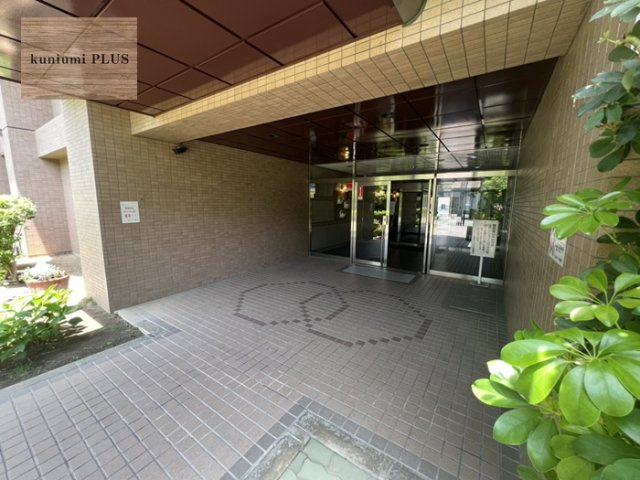 ファミール都島パークサイドのエントランス