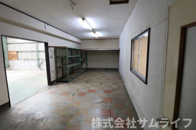【収納】 | 川津倉庫付き事務所