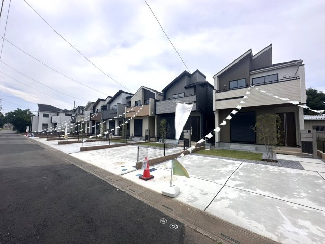 上尾市小泉8丁目の前面道路含む現地写真