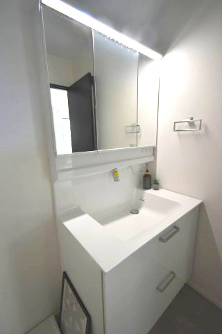 下井草2丁目・新築戸建の独立洗面台