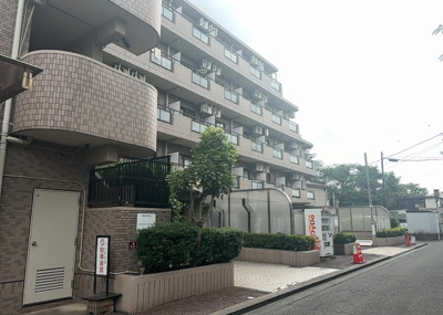 【外観】 | ライオンズマンション八王子第六 | マンションの外観は非常に重要なポイントです！外観の善し悪しは資産価値に大きな影響を与えます。外観のいいマンションを購入することで、高値で売却がしやすく、買い手が見つかりやすいというメリットがあります。