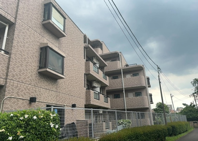 【現況写真】 | ライオンズマンション八王子第六 | 景色重視でお家選ぶをするとスーパーが遠い！学校が遠い！など生活をするうえで利便性で困ることもあります。まず一度現地を見学する際に、周辺の施設などがあるかを確認し、暮らし始めた後のことを想像しましょう。